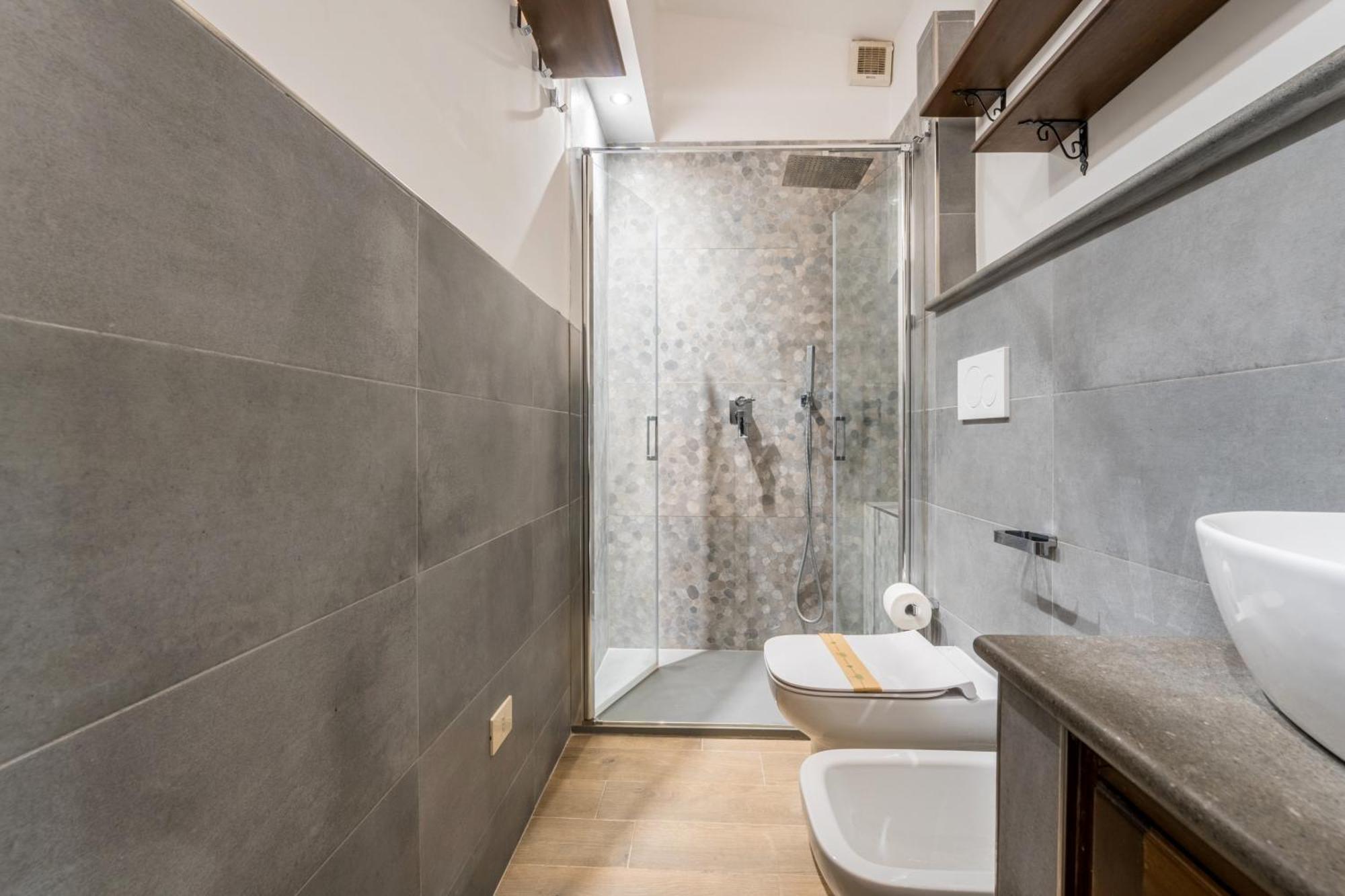 Apartment Atelier Colosseo, A Few Step From The Famous Arena